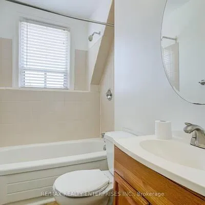 488,&nbsp;Logan, South Riverdale, Toronto