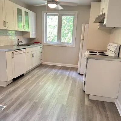 407,&nbsp;Woodbine, The Beaches, Toronto