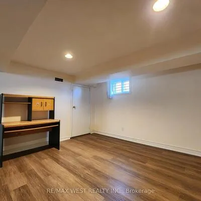 105,&nbsp;Crocus, Wexford-Maryvale, Toronto