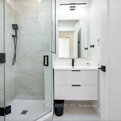 2B,&nbsp;Holmstead, O'Connor-Parkview, Toronto