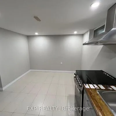 6,&nbsp;Mid Pines (Lower), Woburn, Toronto