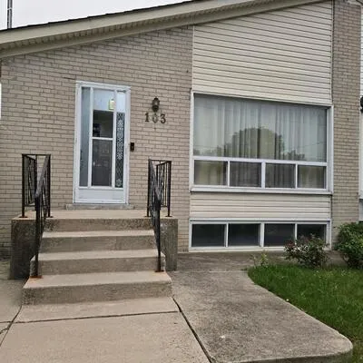 103,&nbsp;Santamonica, Clairlea-Birchmount, Toronto