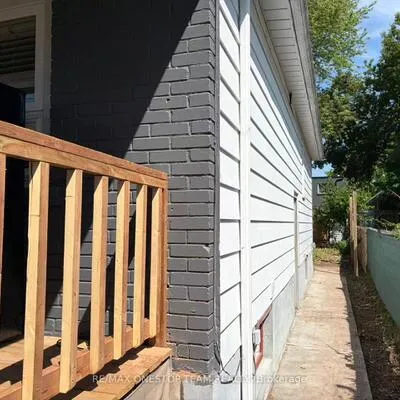 28,&nbsp;Cambrai, Woodbine-Lumsden, Toronto