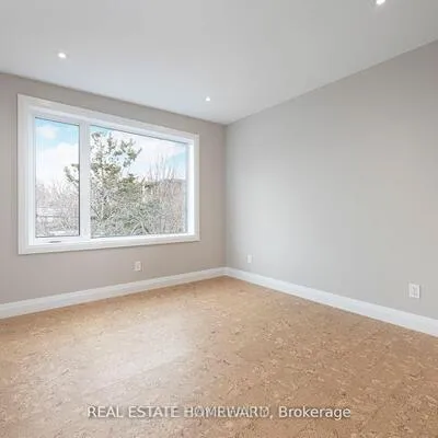 21,&nbsp;Alton, South Riverdale, Toronto