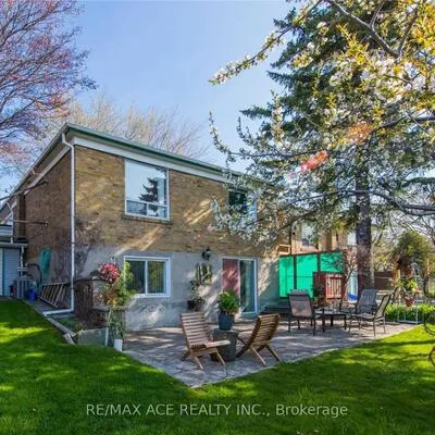 3715,&nbsp;St Clair, Cliffcrest, Toronto