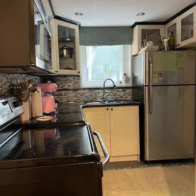 823,&nbsp;Craven, Greenwood-Coxwell, Toronto