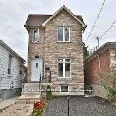1339,&nbsp;Woodbine, Woodbine-Lumsden, Toronto