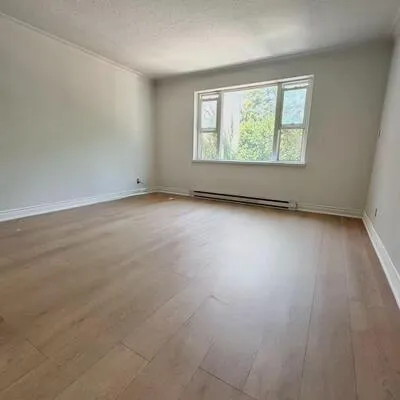 882,&nbsp;Broadview, Playter Estates-Danforth, Toronto