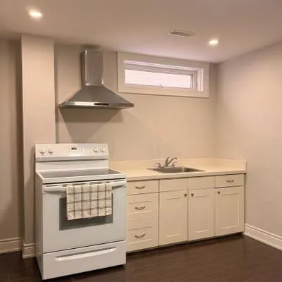 282,&nbsp;Aylesworth, Birchcliffe-Cliffside, Toronto