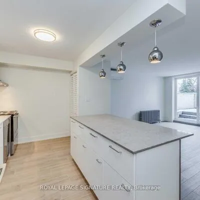 1089,&nbsp;Broadview, Broadview North, Toronto