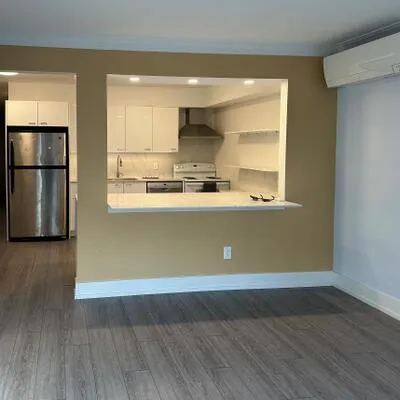 1089,&nbsp;Broadview, Broadview North, Toronto