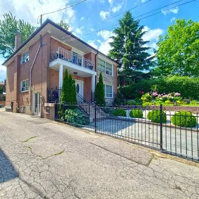 8,&nbsp;Medford, Oakridge, Toronto