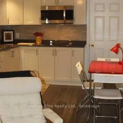 230,&nbsp;Clonmore, Birchcliffe-Cliffside, Toronto