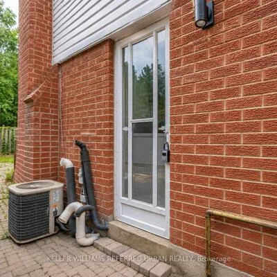 6,&nbsp;Chapeltown, Steeles, Toronto