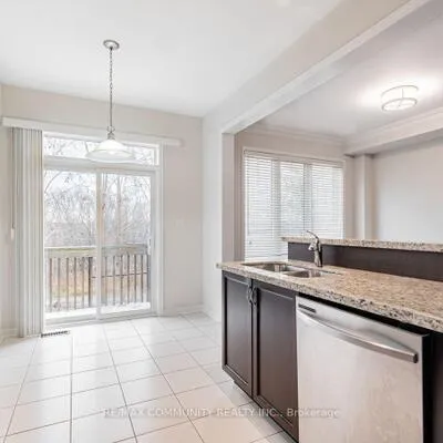 9,&nbsp;Twinflower, Rouge E11, Toronto