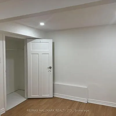 553,&nbsp;Broadview, North Riverdale, Toronto