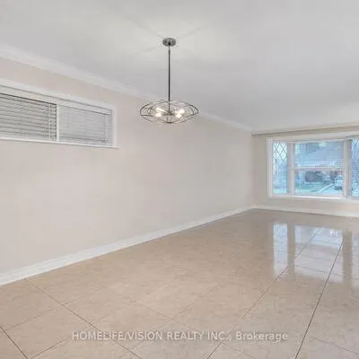 94,&nbsp;Waringstown, Wexford-Maryvale, Toronto