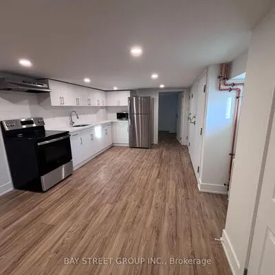 1311,&nbsp;Pape, East York, Toronto