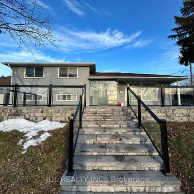 8,&nbsp;Highwood  Ave, Wexford-Maryvale, Toronto