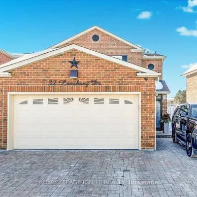 32,&nbsp;Lansbury, Agincourt North, Toronto