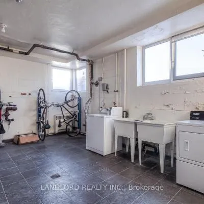 36,&nbsp;Wood Glen, Birchcliffe-Cliffside, Toronto