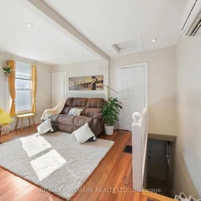 25,&nbsp;Norwood, East End-Danforth, Toronto