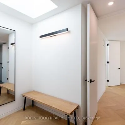 60,&nbsp;Jones, South Riverdale, Toronto