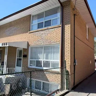 366,&nbsp;Highfield, Greenwood-Coxwell, Toronto