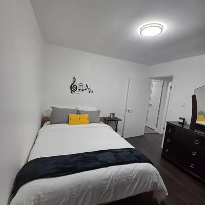 32,&nbsp;Lionhead, Rouge E11, Toronto