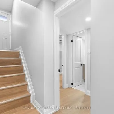32,&nbsp;Brookridge, Bendale, Toronto