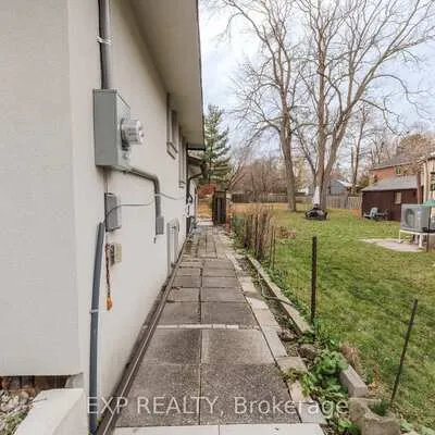 34,&nbsp;Rodda, West Hill, Toronto