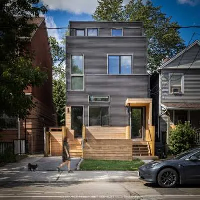 60,&nbsp;Jones, South Riverdale, Toronto