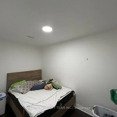 1027,&nbsp;Pape, Danforth Village-East York, Toronto
