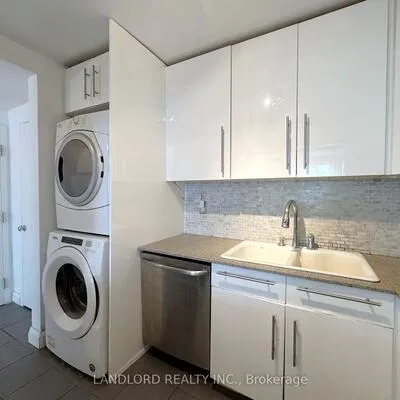 1175,&nbsp;Queen, South Riverdale, Toronto