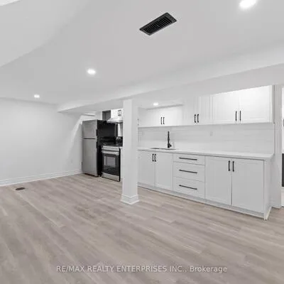 3,&nbsp;Dallyn, Eglinton East, Toronto