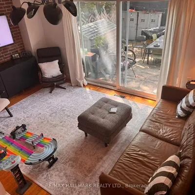 10,&nbsp;Hamilton, South Riverdale, Toronto