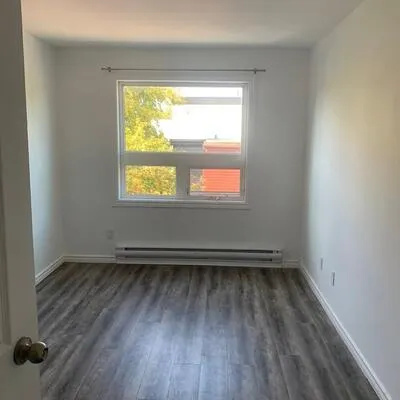 422,&nbsp;Danforth, Playter Estates-Danforth, Toronto