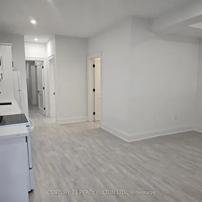 195,&nbsp;Danforth, Oakridge, Toronto