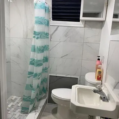174,&nbsp;Island, Rouge E10, Toronto