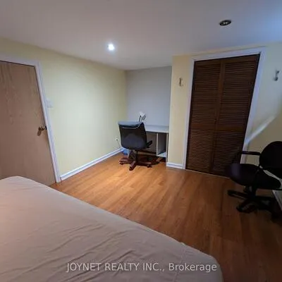 17,&nbsp;Firebrace, Steeles, Toronto