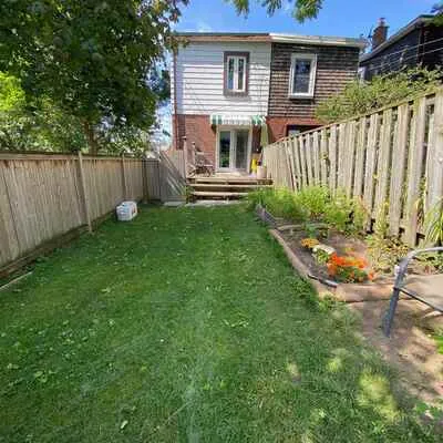 35,&nbsp;East Lynn, Woodbine Corridor, Toronto
