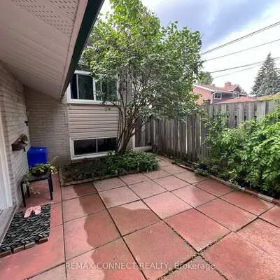 2,&nbsp;Hapley, Morningside, Toronto