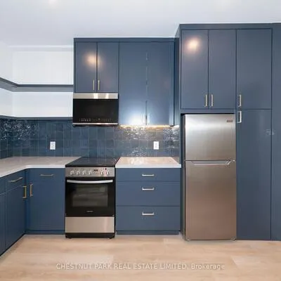 1105,&nbsp;Queen, South Riverdale, Toronto