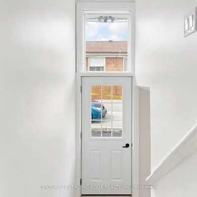 15,&nbsp;Maretta, Eglinton East, Toronto