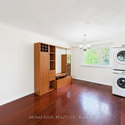 39,&nbsp;Commons, Tam O'Shanter-Sullivan, Toronto