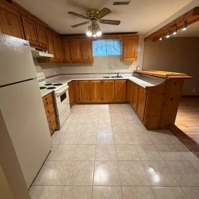 177,&nbsp;Island, Rouge E10, Toronto
