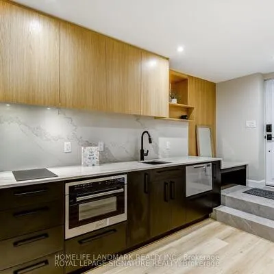 28,&nbsp;Garnock, North Riverdale, Toronto
