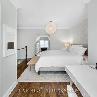 64,&nbsp;West, South Riverdale, Toronto