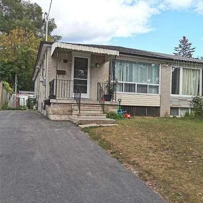 95,&nbsp;Santamonica, Clairlea-Birchmount, Toronto