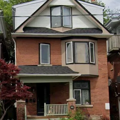 302,&nbsp;Woodbine, The Beaches, Toronto